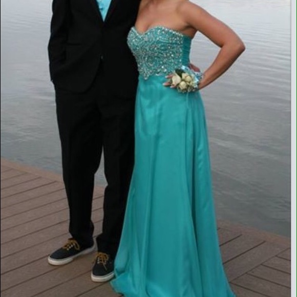 Additional pictures to blue prom dress