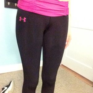 Pink &a Black Under Armour leggings
