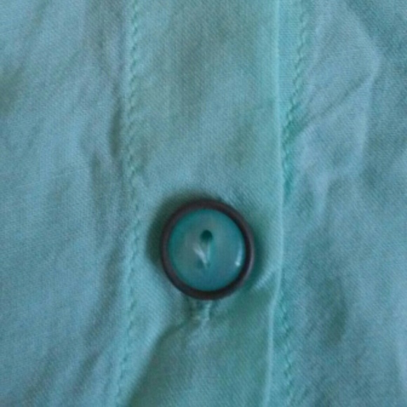 Mint green blouse - Picture 3 of 3