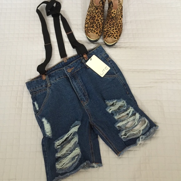 Other - BLOWOUT🎉Destroyed high waist denim shorts