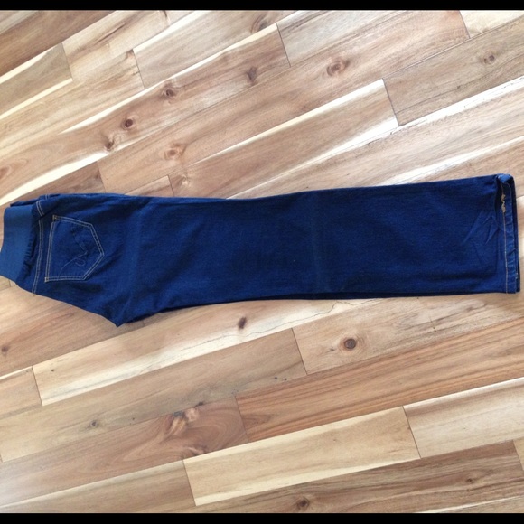 Dark wash maternity jeans Small