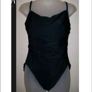 Miraclesuit Swim Suit Swimwear appear 10lbs less!