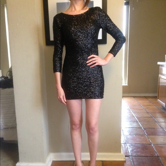 H&M Dresses & Skirts - NWOT Black sequin bodycon dress