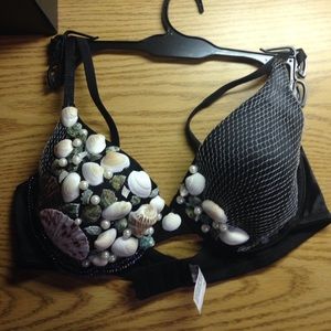 Customized rave bra maidenform