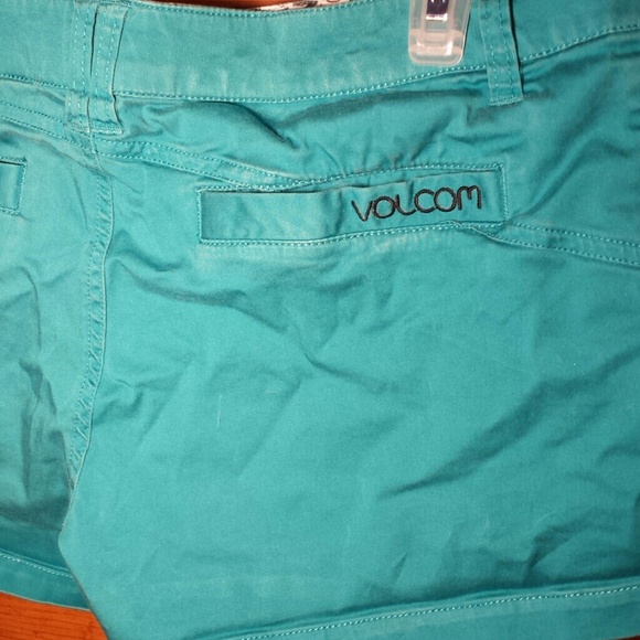 Volcom green shorts worn only a couple times - Picture 2 of 4