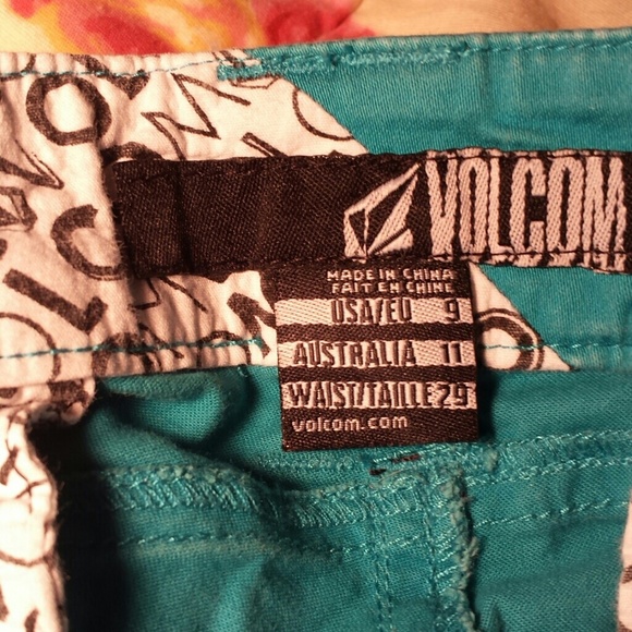 Volcom green shorts worn only a couple times - Picture 4 of 4