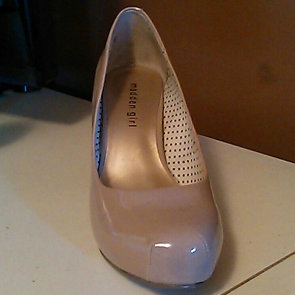 Heels - Picture 3 of 4