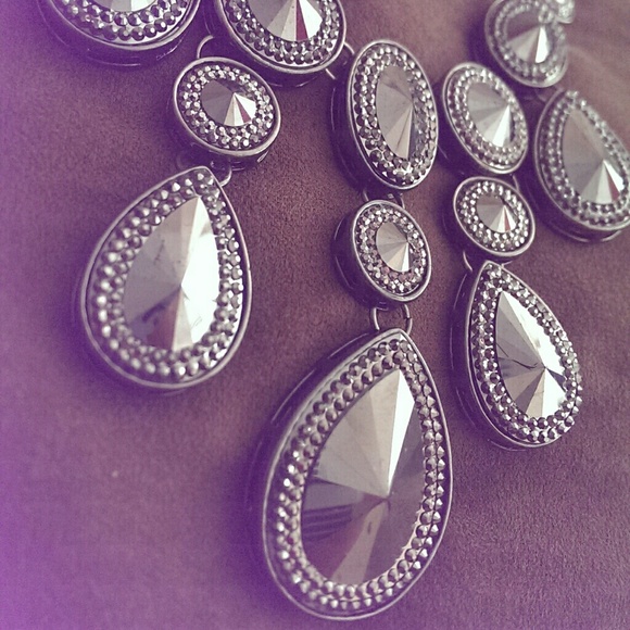 Statement Necklace - Picture 3 of 4