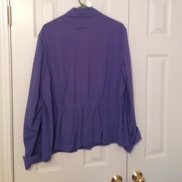 Coldwater Creek top with buttons - Picture 2 of 4