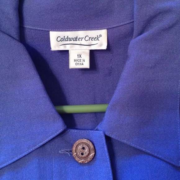 Coldwater Creek top with buttons - Picture 3 of 4