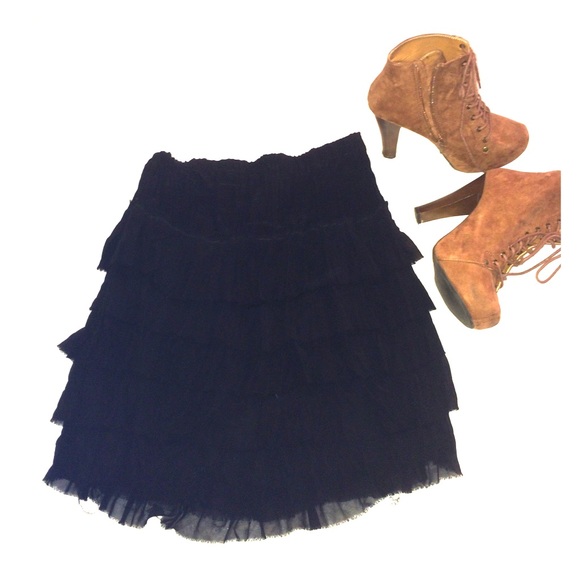 Charlotte Russe Dresses & Skirts - Black Ruffled Layered Skirt🎀