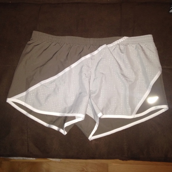 Nike shorts re-list