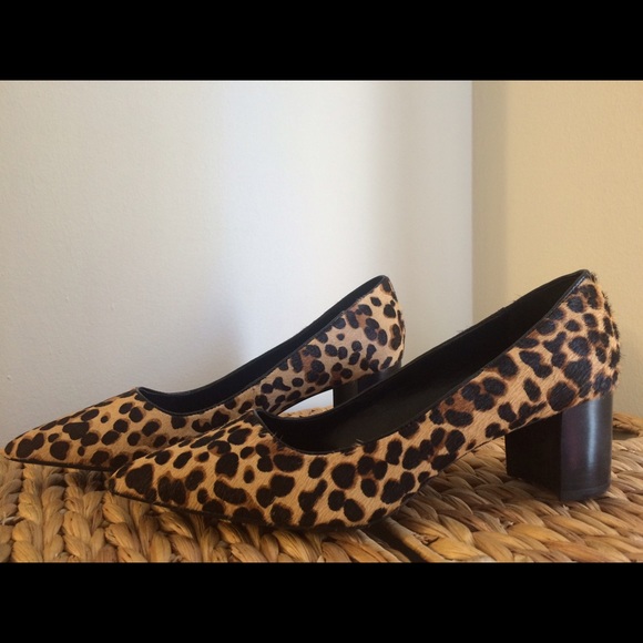 NWOT Nine West low heels 8.5 fits a 9 pointed toe