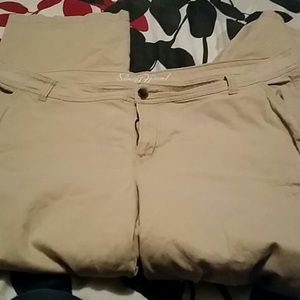 Old Navy sweetheart khakis size 20