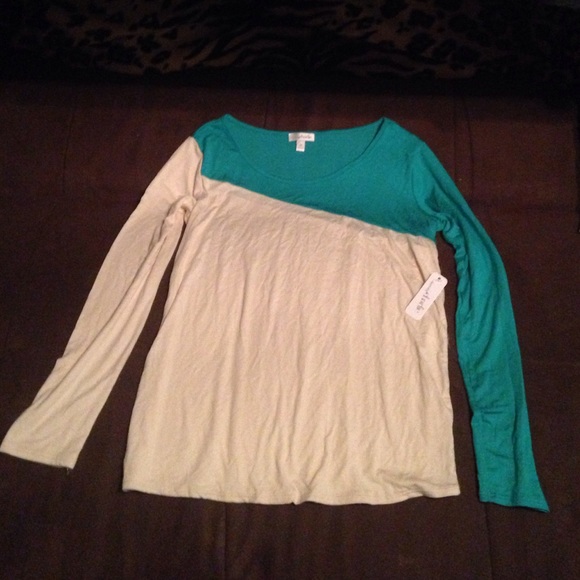 Charming Charlie teal and cream asymmetrical shirt