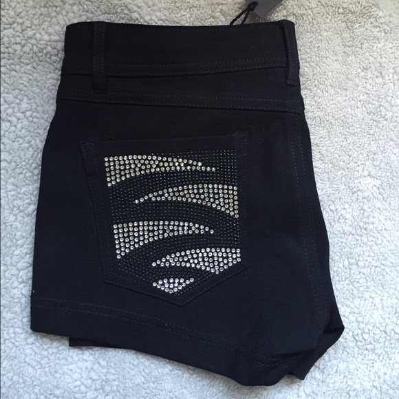 Shorts - Picture 2 of 3