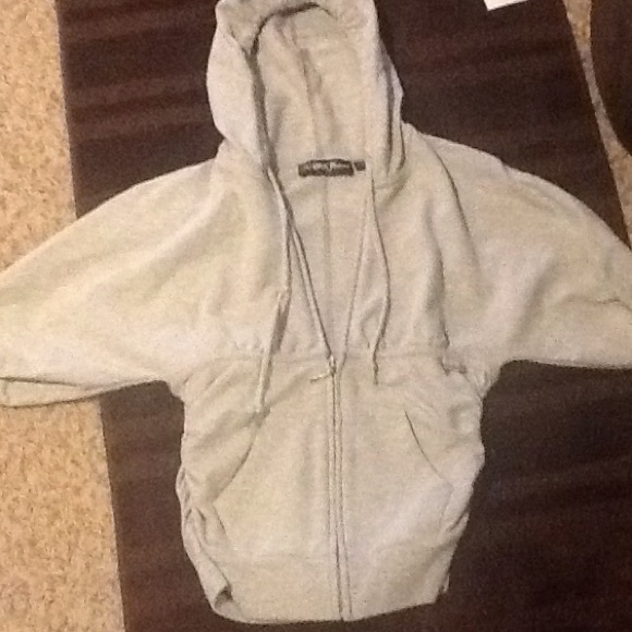 Guess grey top