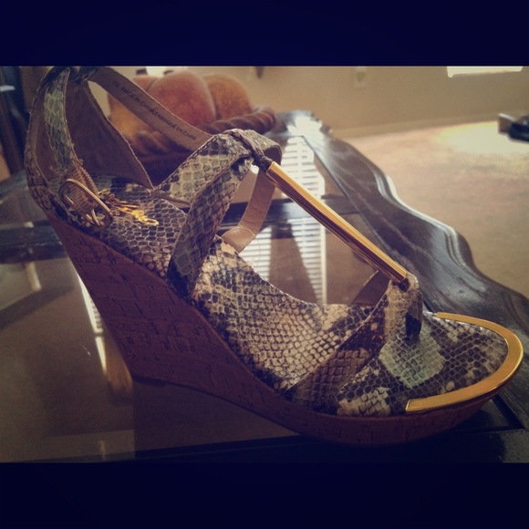 Mint and espresso faux snake wedge thong