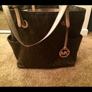 Authentic Michael Kors handbag!!