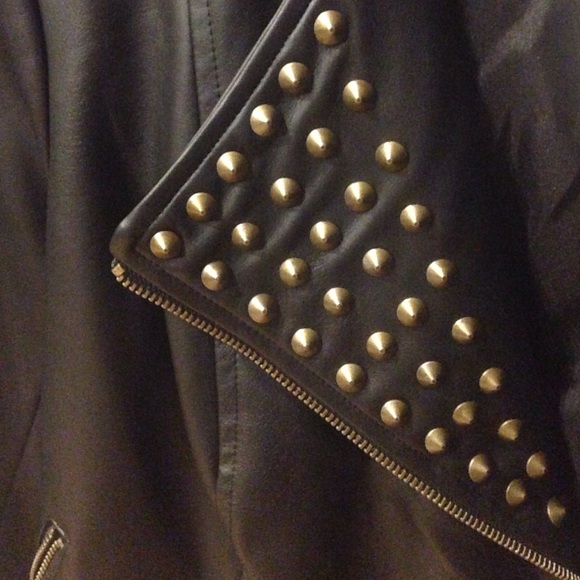 Studded jacket ! - Picture 3 of 4