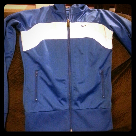Nike jacket Girls size large 14