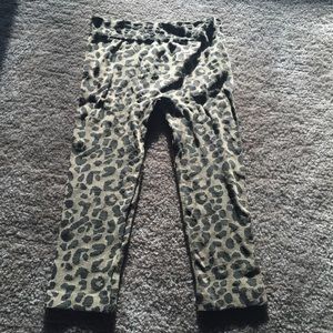 Leopard Capri leggings