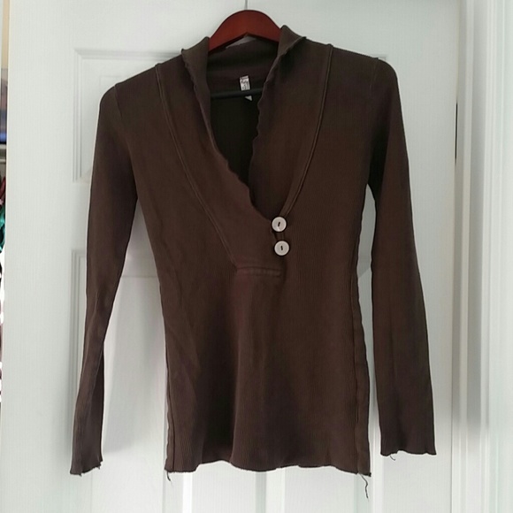 Chocolate long sleeve 2 button shirt