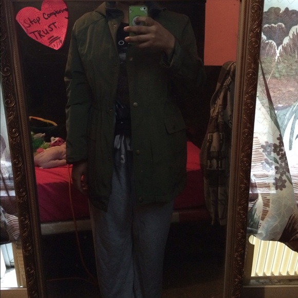 Olive green coat - Picture 3 of 4