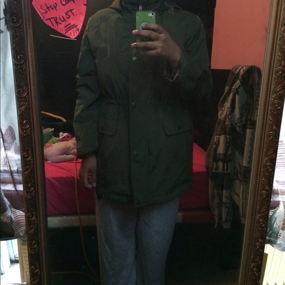 Olive green coat - Picture 4 of 4