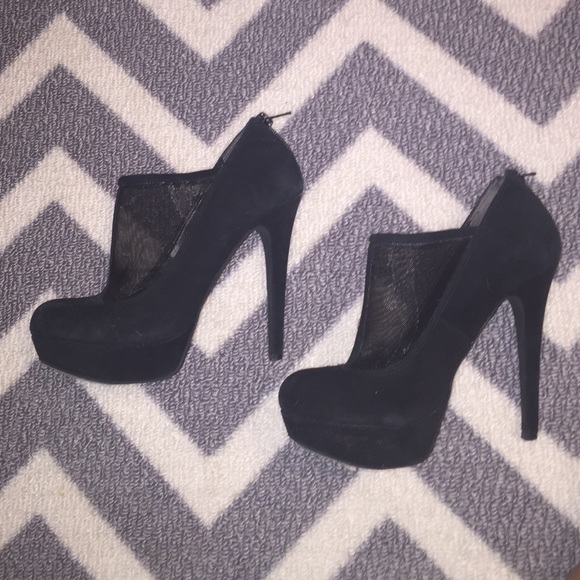 Bakers suede pumps