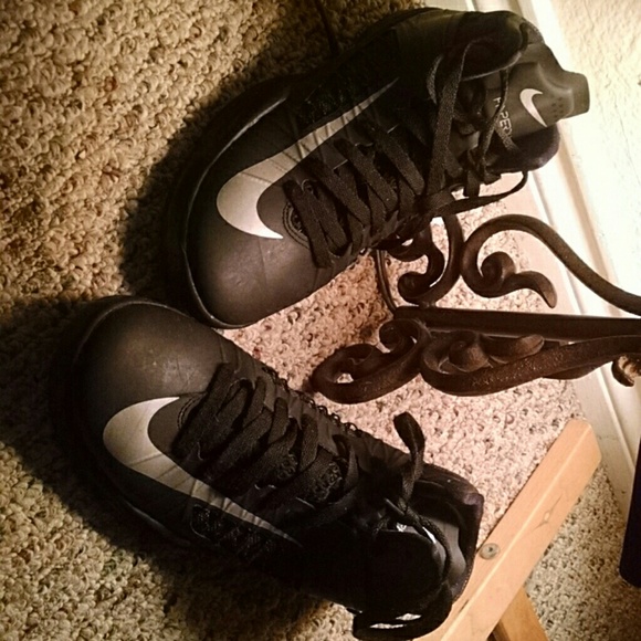 Shoes - Picture 1 of 4