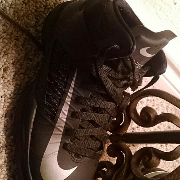 Shoes - Picture 2 of 4