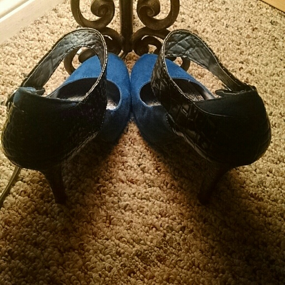 Shoes - Picture 3 of 3