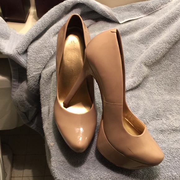 Nude Pump