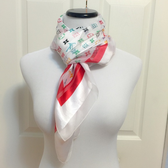 Cute multicolor scarf