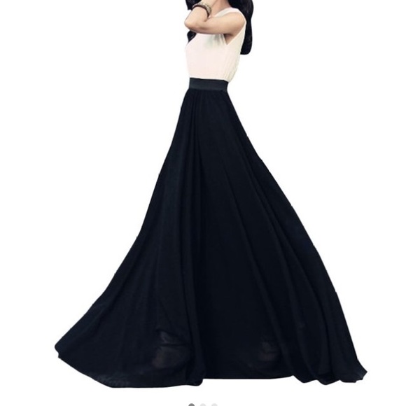 Long black maxi skirt