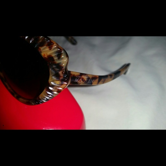 Alexander McQueen Sunglasses main image 4