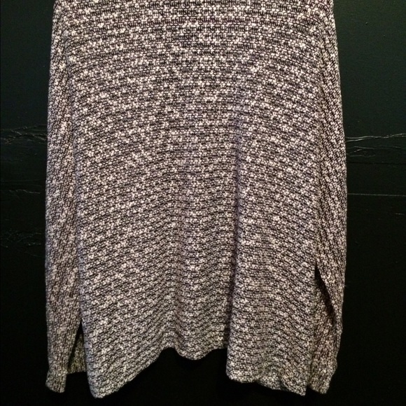 Gray cardigan. - Picture 3 of 4