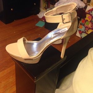 nude steve madden heels