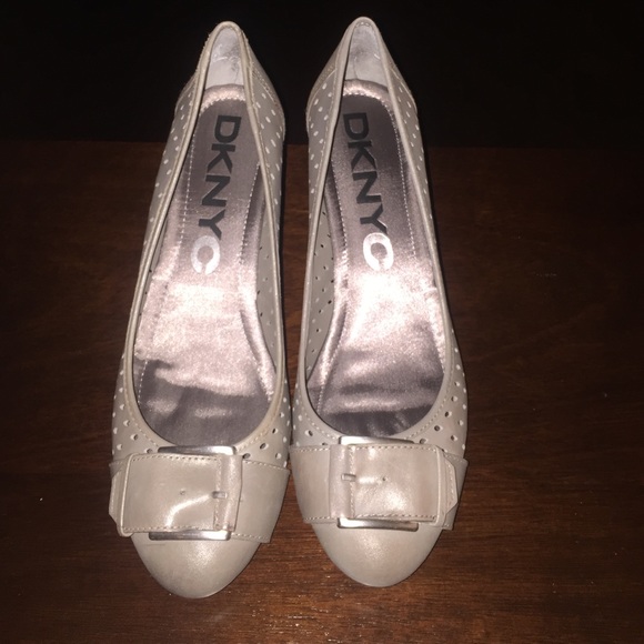 DKNYC Grey Shoe - Size 10