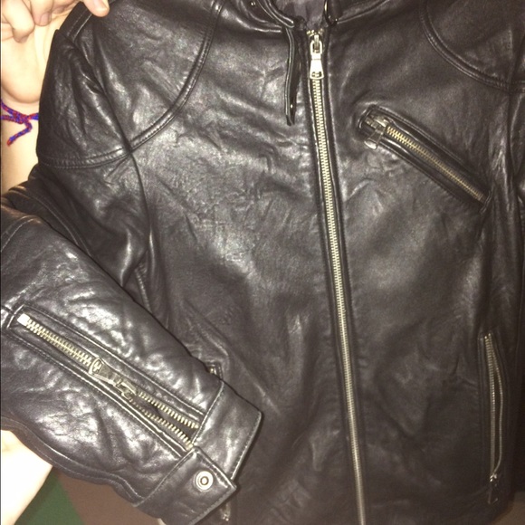 Leather jacket - Picture 2 of 4