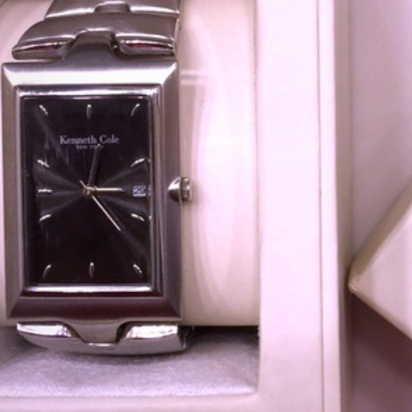 Kenneth Cole Unisex Silver Watch. - Picture 4 of 4