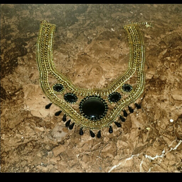 Statement necklace