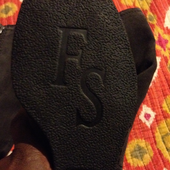 Suede boots - Picture 3 of 4