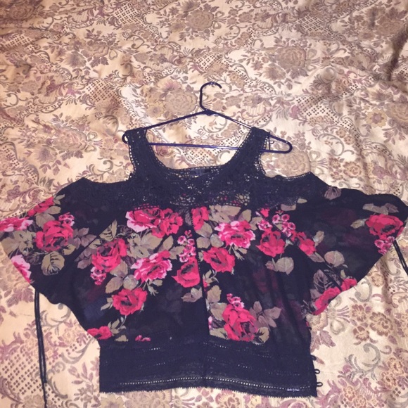 GUESS TOP