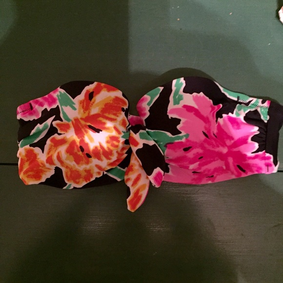 aerie Other - Aerie Tropical Flora Bikini Top