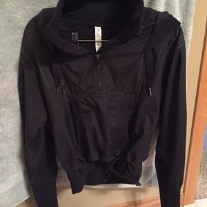 Lululemon black half zip windbreaker size 6