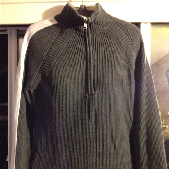 🌸🌹Calvin Klein Jeans Sweater🌺🌻