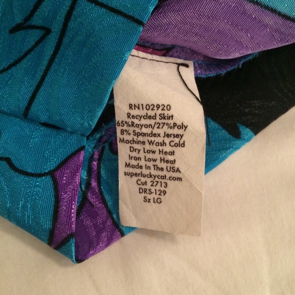 Halter dress made from recycled materials - Picture 3 of 3