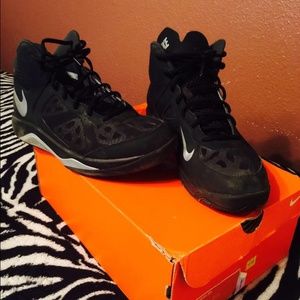 ✨On hold✨Dual fusion nike's men size 10.5